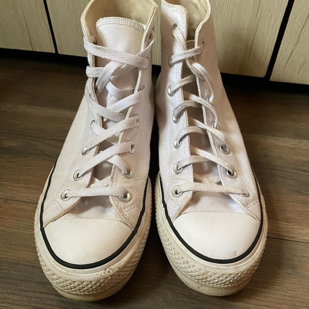 Converse shoes - Picture 8 of 15